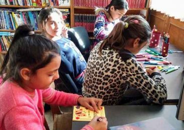 Romilor a donat 1.300 de volume Bibliotecii Județene