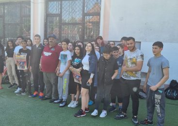 Partida Romilor Valcea   În    Parteneriat   Cu Inspectoratul Școlar Valcean  Cu Recomandare  Pentru Copii Romii