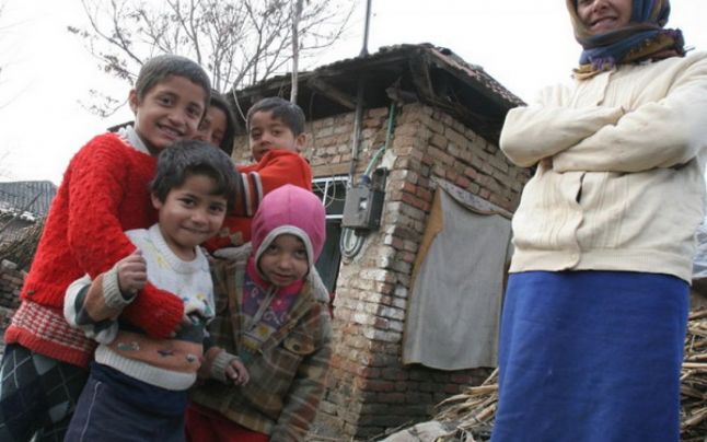 Alocaţie da, şcoală ba. Copiii romi din Ialomiţa, departe de educaţie
