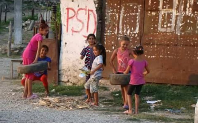 Abandonul şcolar în rândul romilor brăileni devine îngrijorător