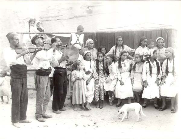TIGANI DIN DOBROGEA IN ANUL 1929