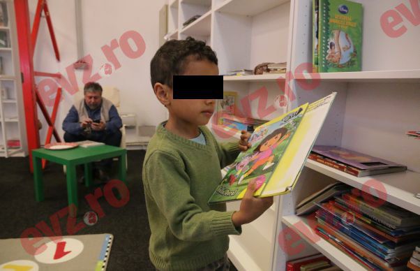 Bibliotecă pentru copiii romilor