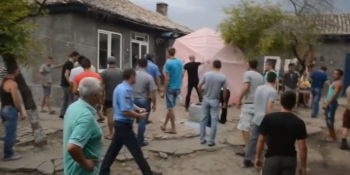 Peste 50 de romi au fost alungați de localnicii unui sat din Ucraina. Conflictul a izbucnit după ce o fetiță a fost găsită moart