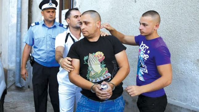 Scandal monstru urmat de o încăierare între poliţiştii din Galaţi şi o familie de romi