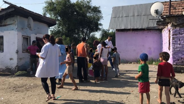 Zeci de cazuri de rujeolă confirmate în comunităţile de romi din Buzău