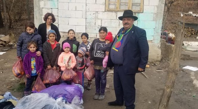 Partida  Romilor Valcea  în  Com  COPACENI   Cu Daruri  Pentru Copii Romi