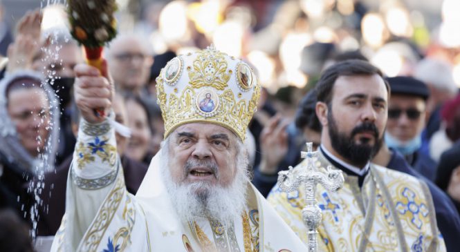 Regele” Cioabă spune că îl va da în judecată pe Patriarhul Daniel dacă nu recunoaşte rolul bisericii în robia romilor