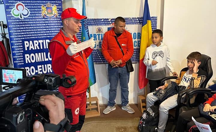 PARTIDA ROMILOR VALCEA ACTIUNE SI DE COMBATERE SI MASURI SFATURI DE PREVENIRE A HEPATITEI -A- CU COPII ROMI SI ROMANI INVITAT SEFU CRUCI ROSI CHERESCU ION INSPECTOR MINORITATI RADU ENE LIDERTI COMUNITATILOR DE ROMI
